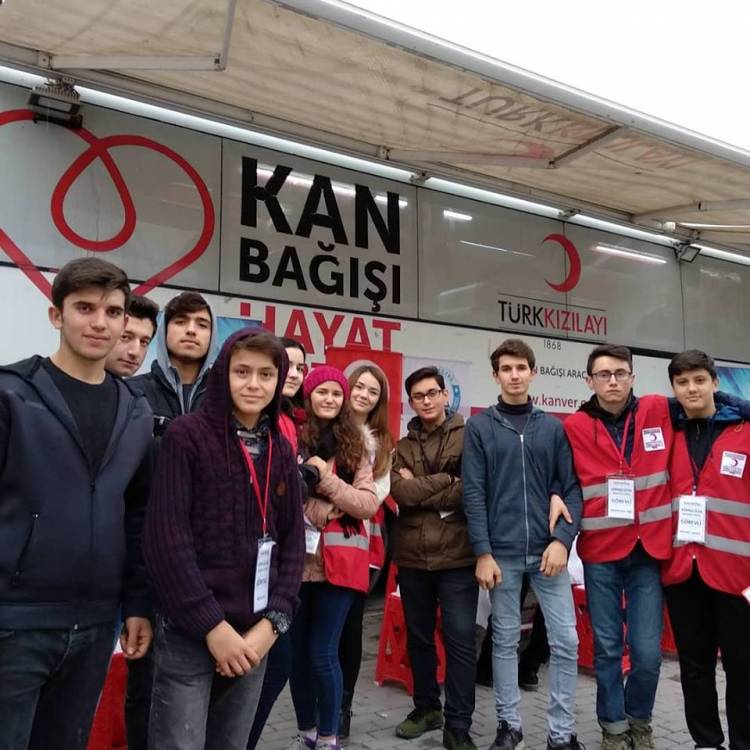 Köprülüler Anadolu Lisesi Kan Bağışı Kampanyası Düzenledi