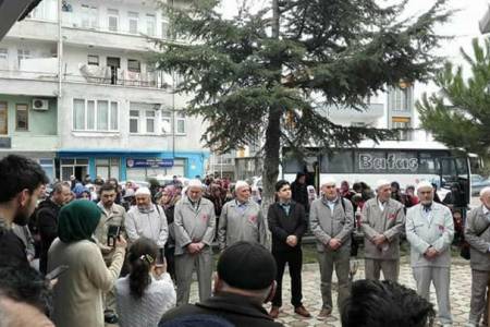 Umreciler Dualarla Gönderildi